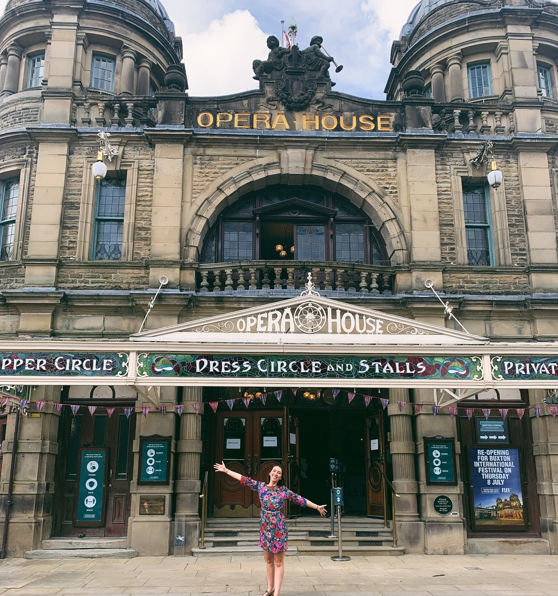 Hi-ho, the Glamorous Life!